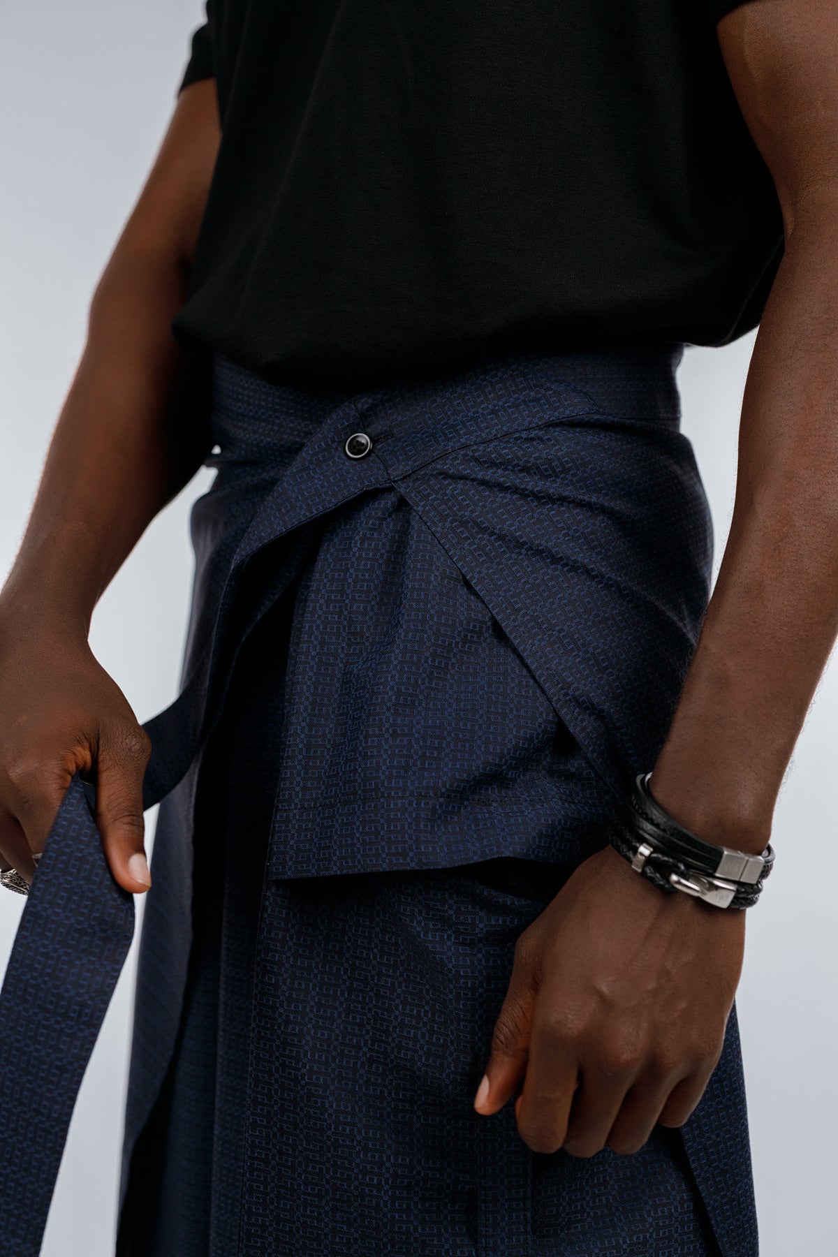 Adigun 3quarter Pant In Navy Blue