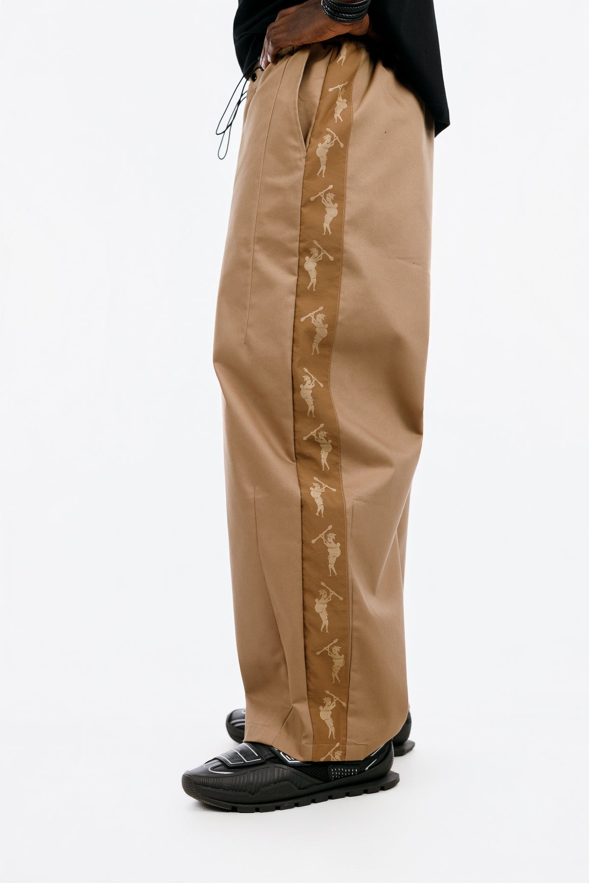 ASILI DART PANT IN BROWN