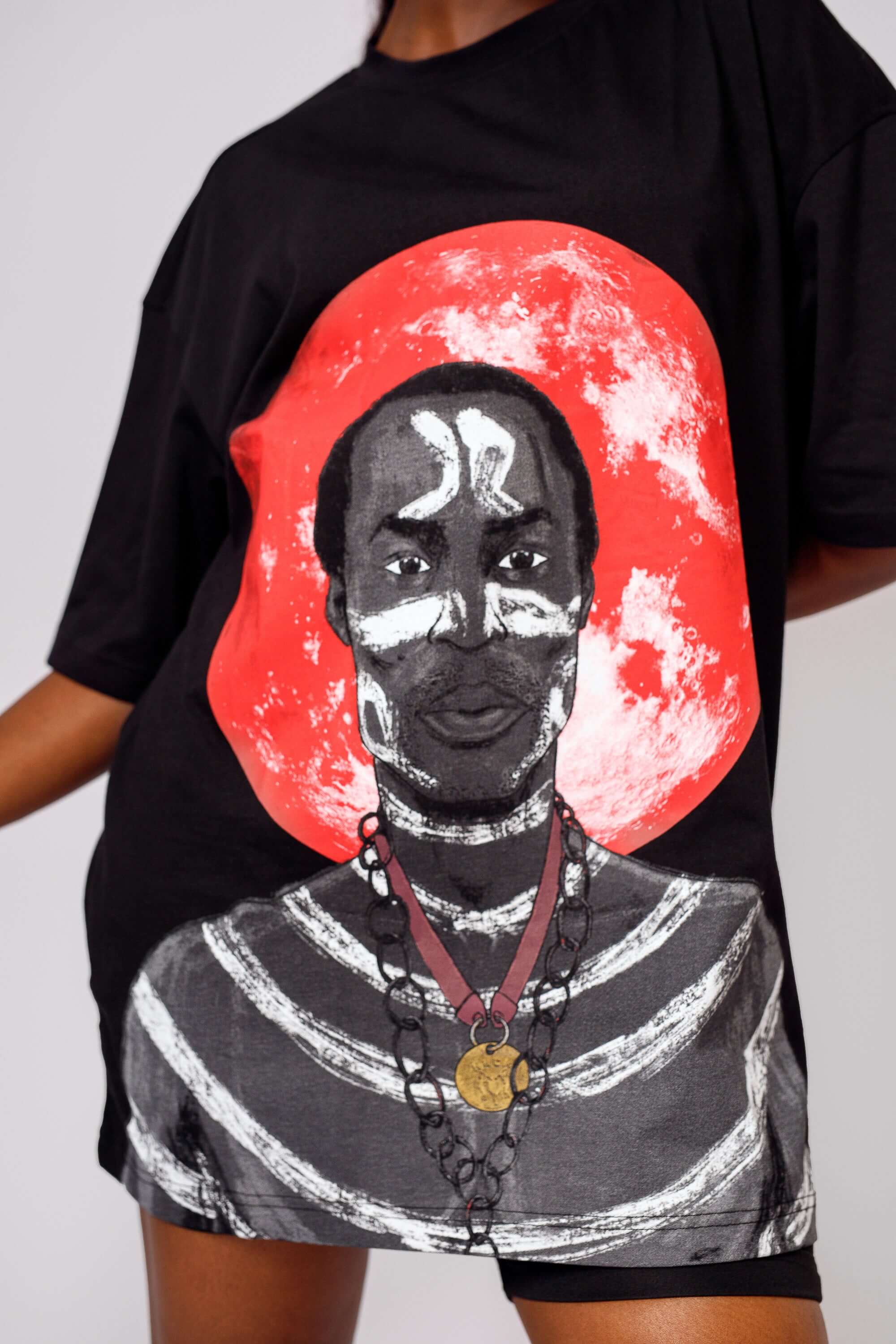 Fela Tee in Black - Shirts & Tops