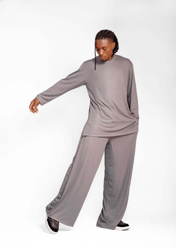 Zen 2pcs in Grey - Clothing